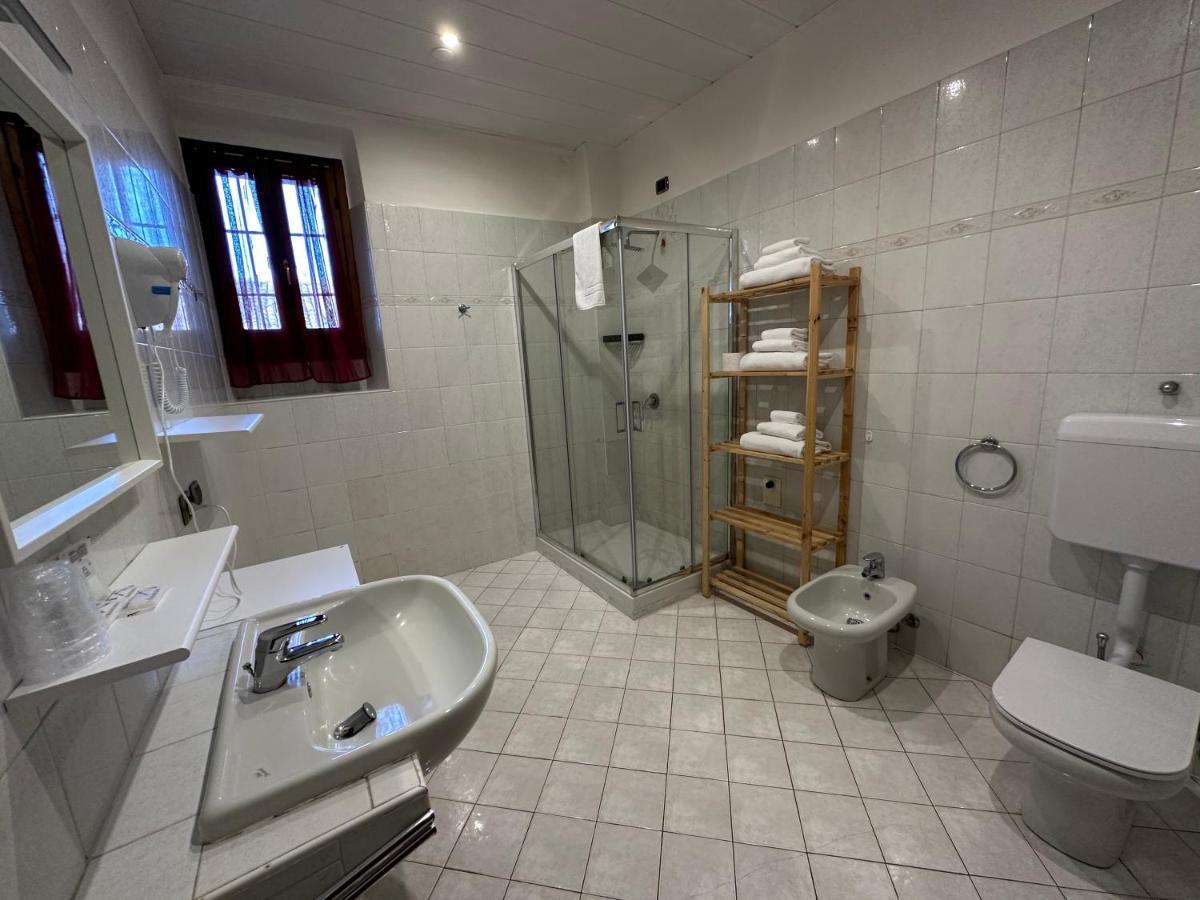 Hotel Duca Di Tromello Buitenkant foto